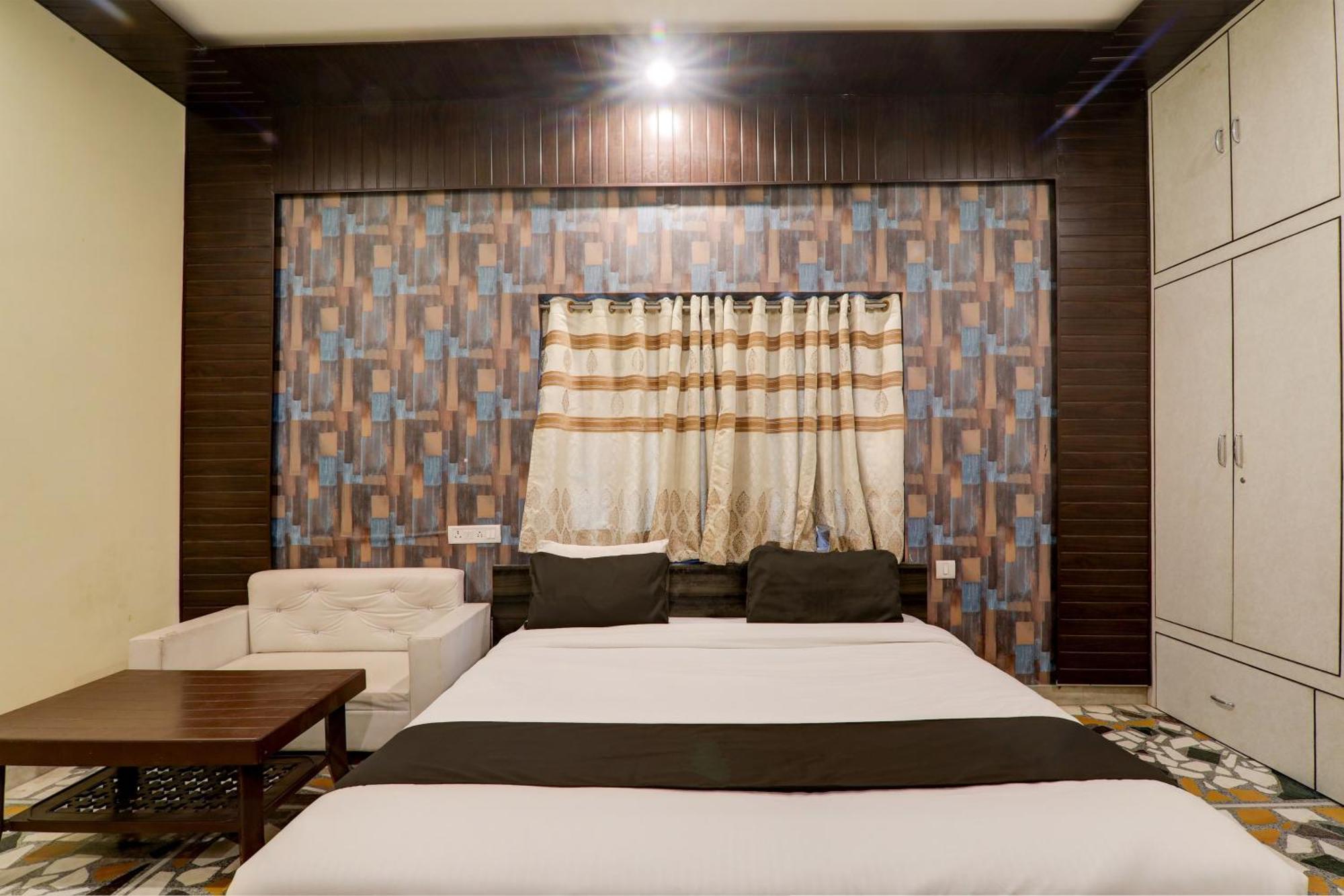 Hotel O Flagship Adbhut Moment Hotel Benares Buitenkant foto